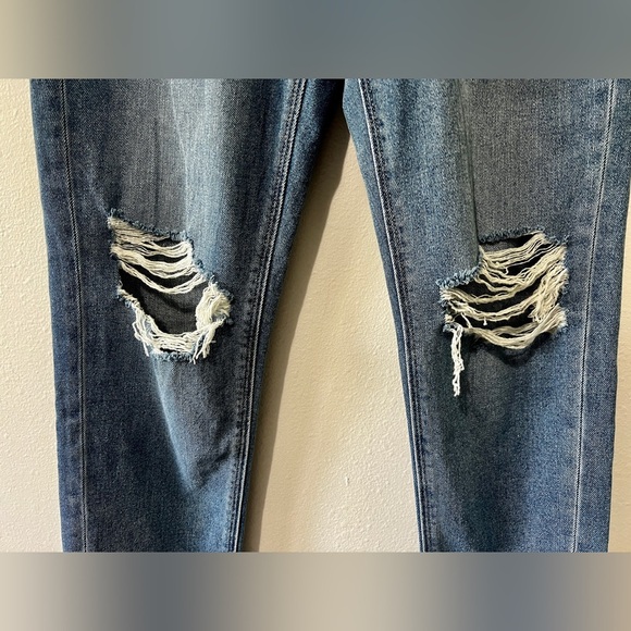 American Eagle Distressed Mom Jeans - Size 2 (26") - Picture 8 of 13